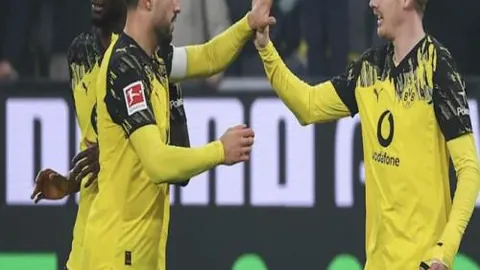 魔笛社交媒体秀夺冠时刻：喜传球队连战连捷盛况